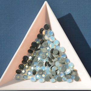 White Opal Strass Steine SS16HF